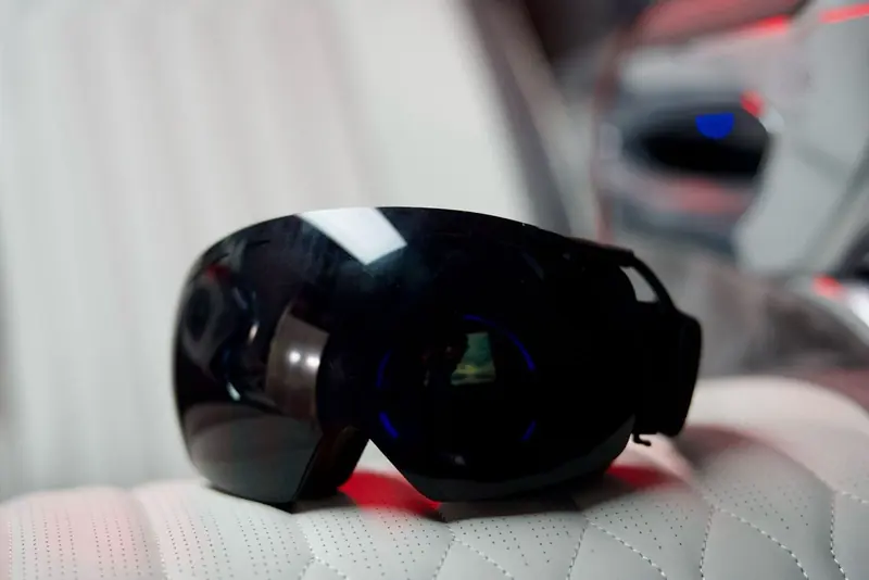 Brain-entrainment goggles