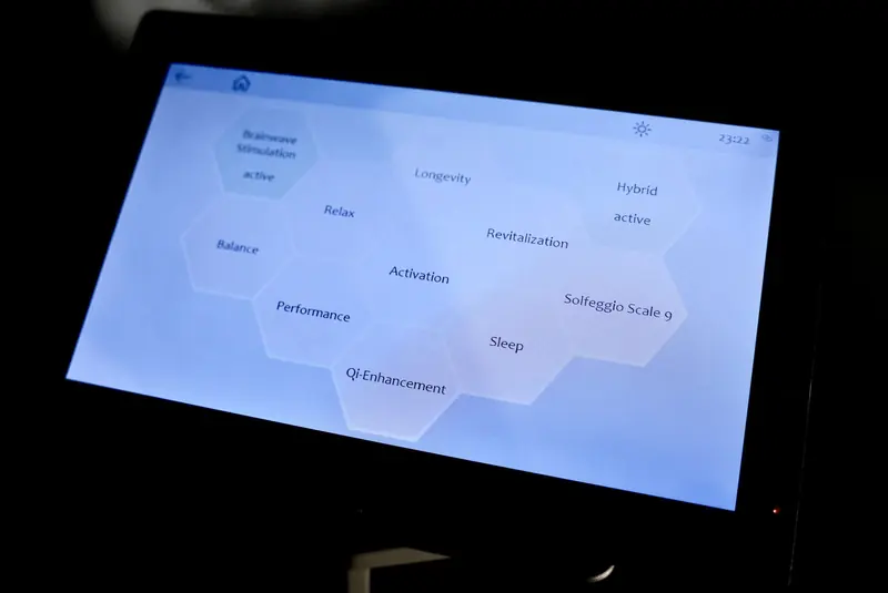 Protocols on the touchscreen: brainwave stimulation, relax, sleep