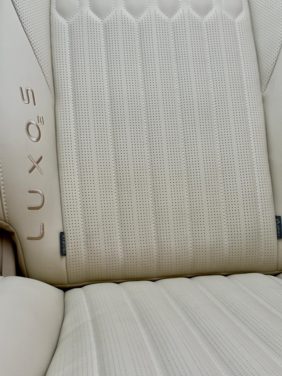 LUXOS — Seat detail